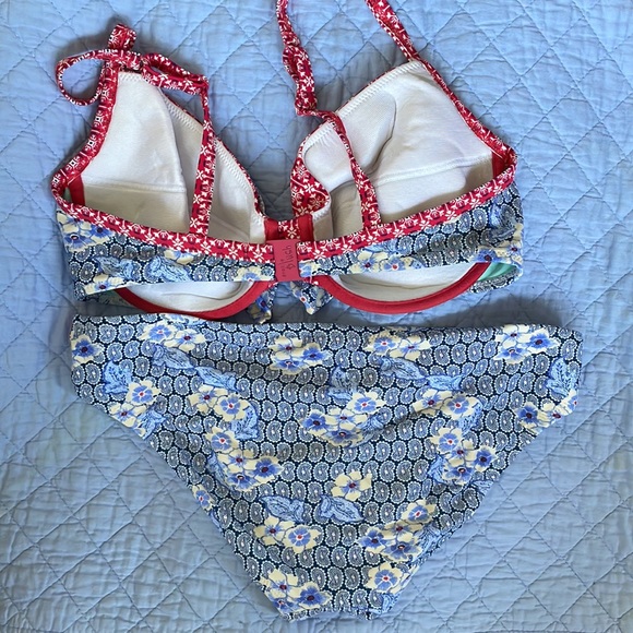 EUC Blush Profile “bandana” print bikini - Picture 2 of 4